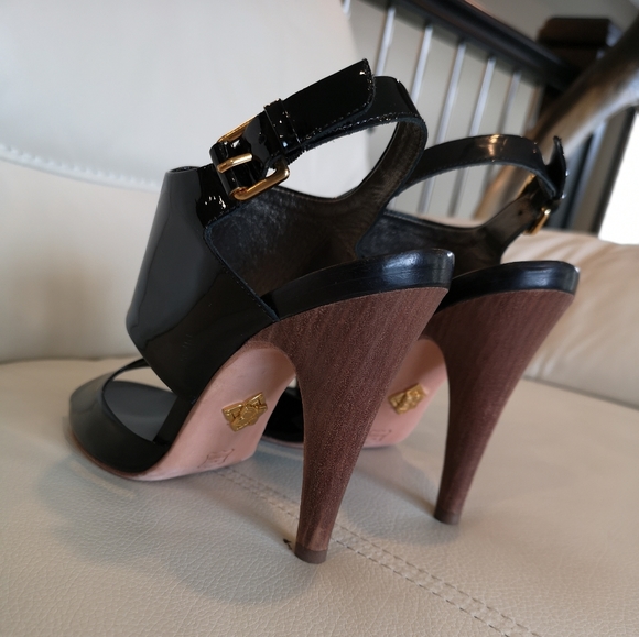 BCBG Black patent leather heeled sandals. Size 38.5. New w/o tags - Picture 2 of 4